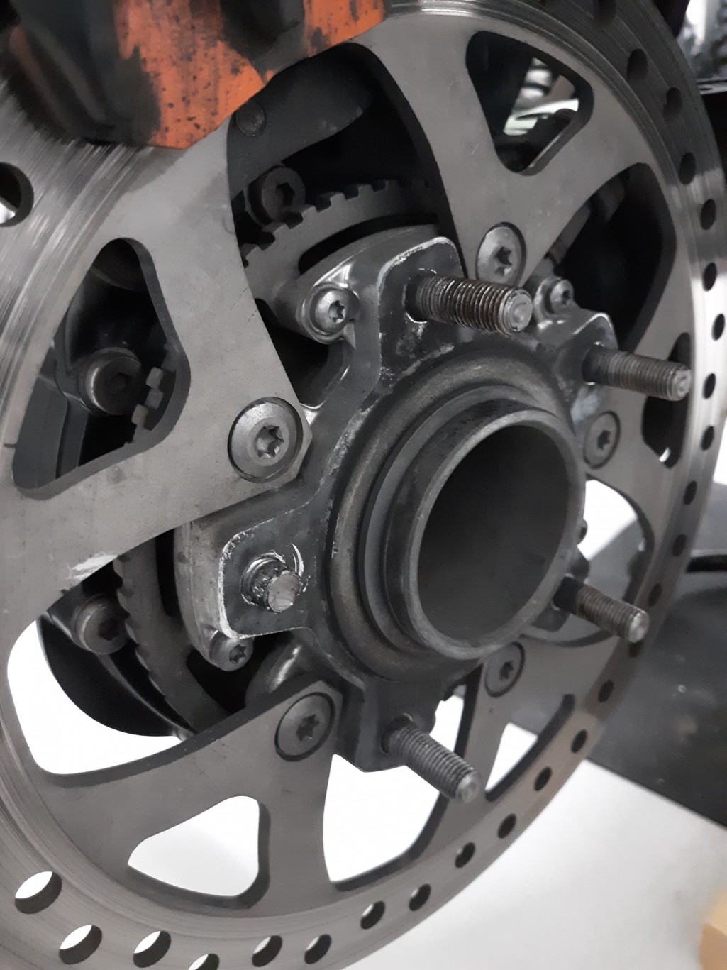 Wheel Stud Broken Maintenance Servicing And Mechanical Triumph Trophy
