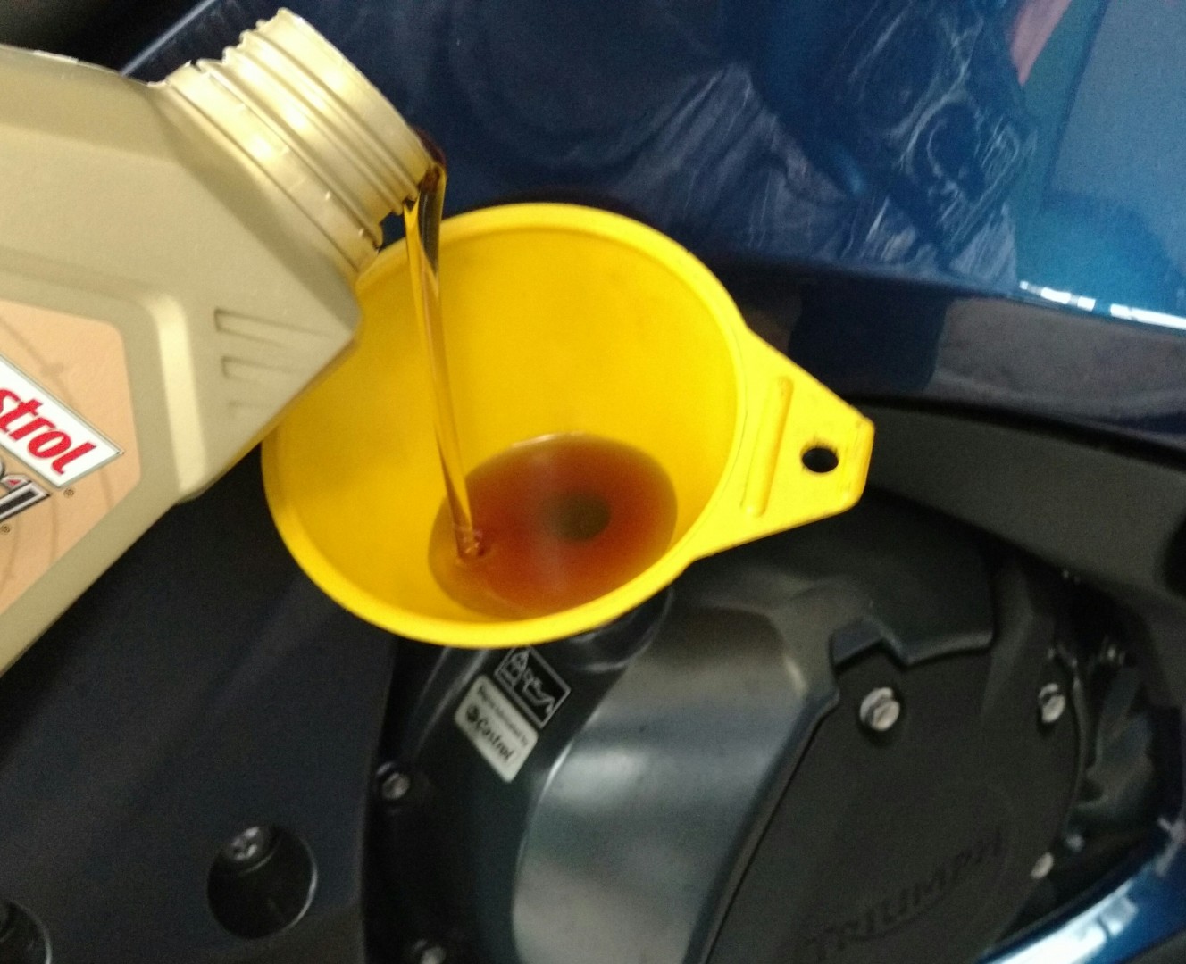 How to change oil, filter "How To's" Technical Guides Triumph Trophy